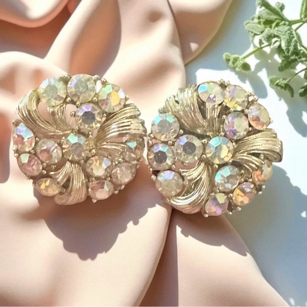 Vintage Lisner Rhinestone Earrings Colorful Fashion Jewelry Clip On  Silver Tone